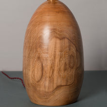 Load image into Gallery viewer, Base di lampada in olmo a forma di uovo.
