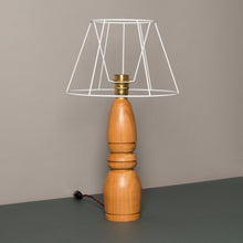 Load image into Gallery viewer, Base di lampada curve e solchi
